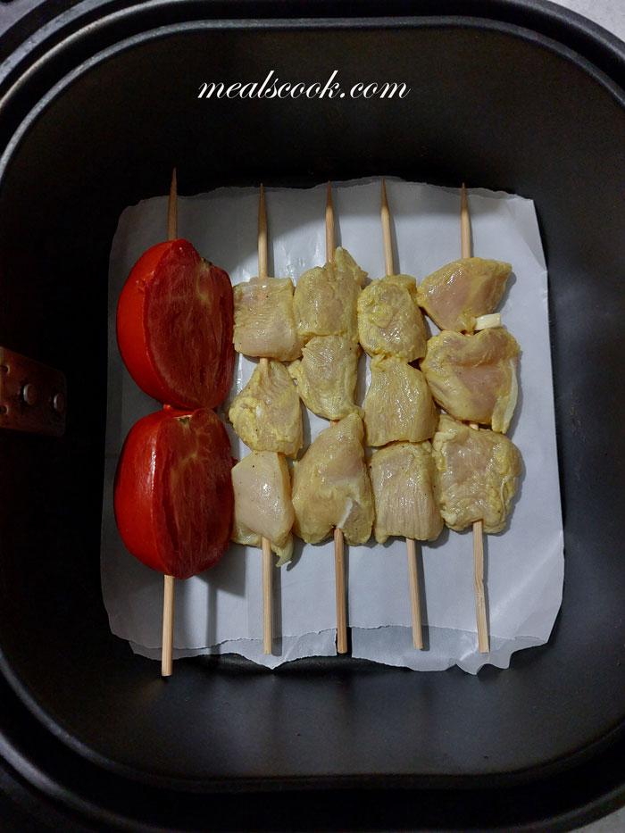 add chicken kabobs in air fryer