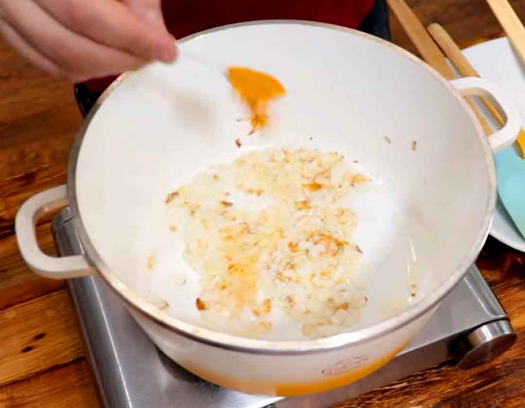 fry onions for vavishka