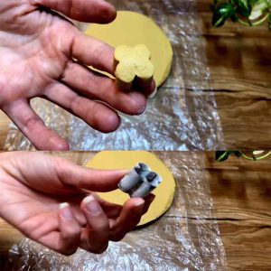 Cutting homemade nan nokhodchi