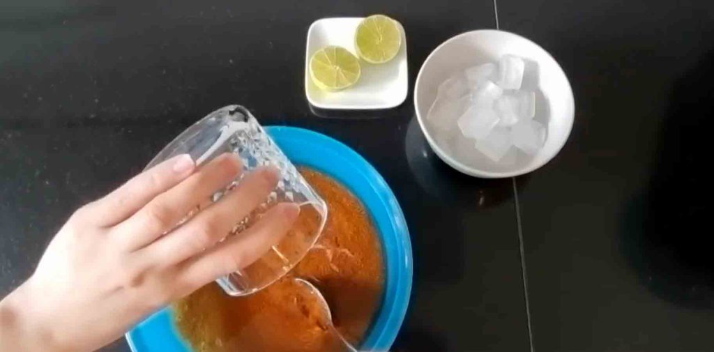 serving khakshir drink