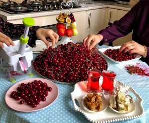 How to make persian sour cherry tea with fresh sour cherry
