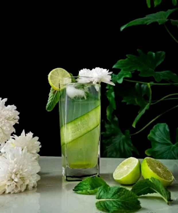 Sharbate nana and rose water