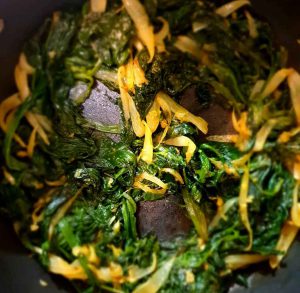 add spinach to nargesi