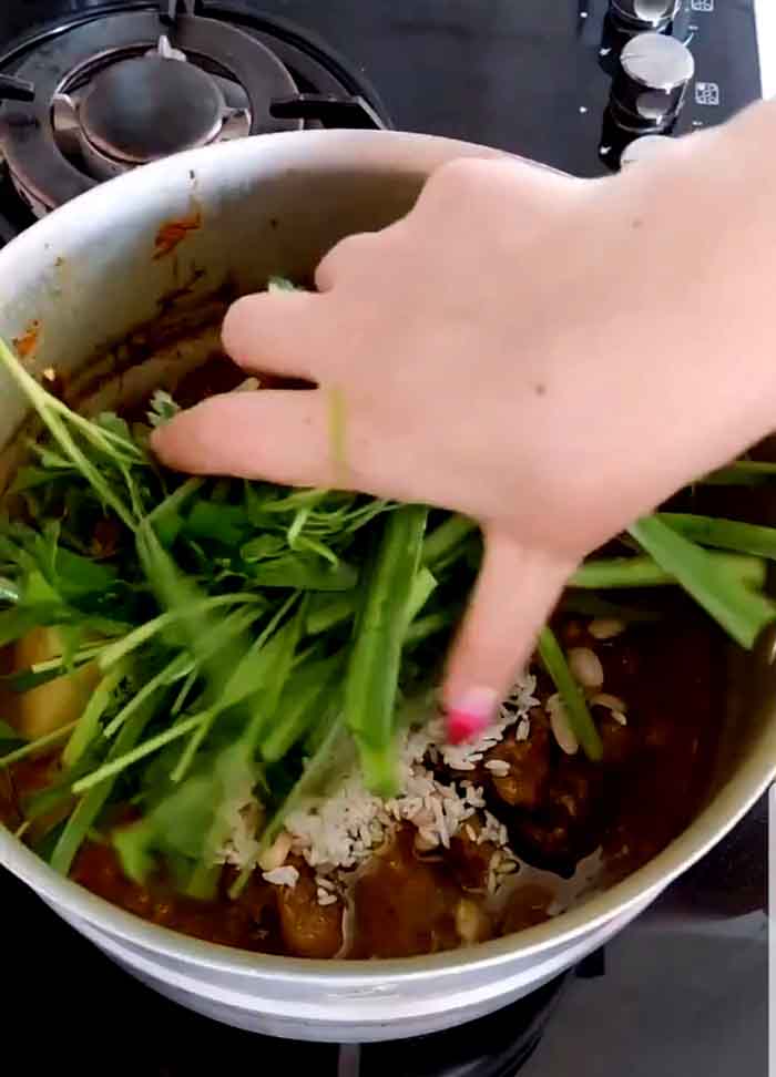 add vegetables to pot