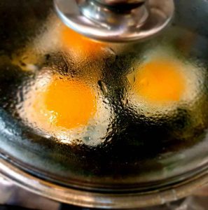 cooking nargesi in pot
