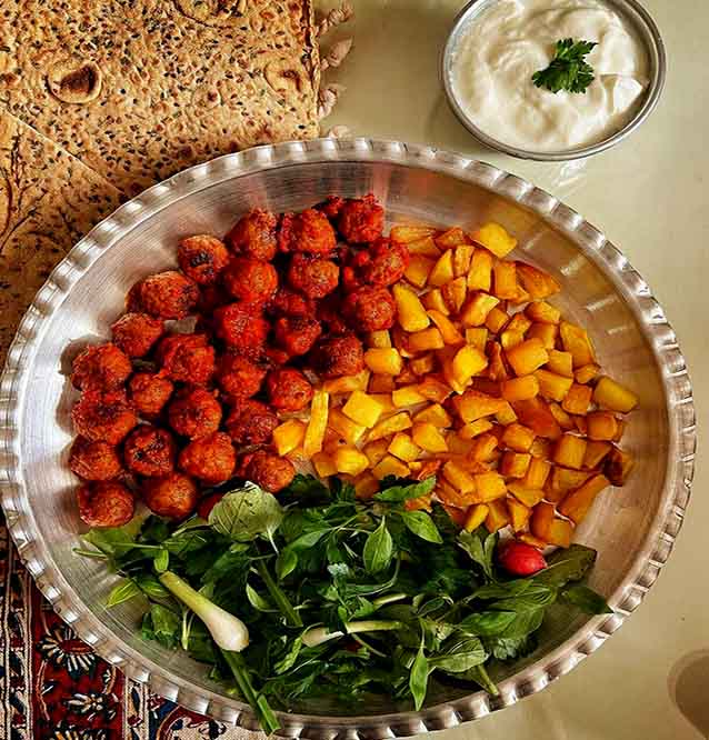 How to prepare koofteh ghelgheli with potatoes