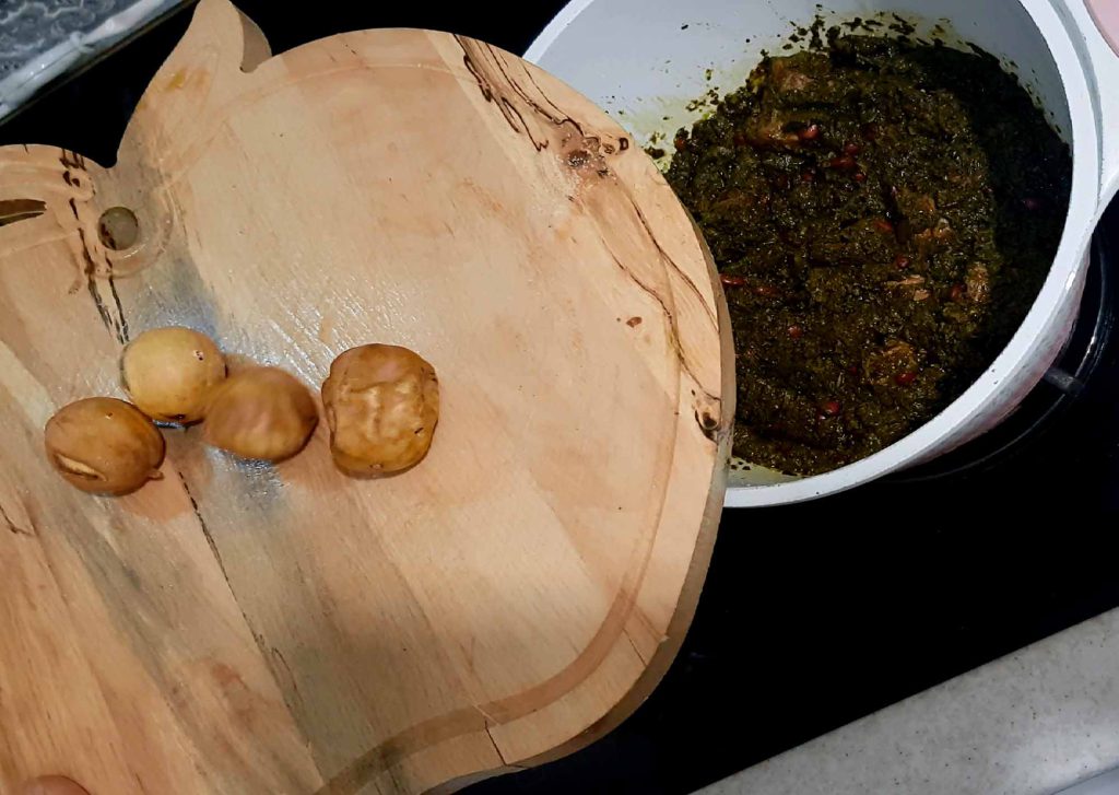 add limoo amani to ghormeh sabzi