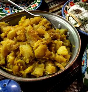 How to make dopiazeh aloo