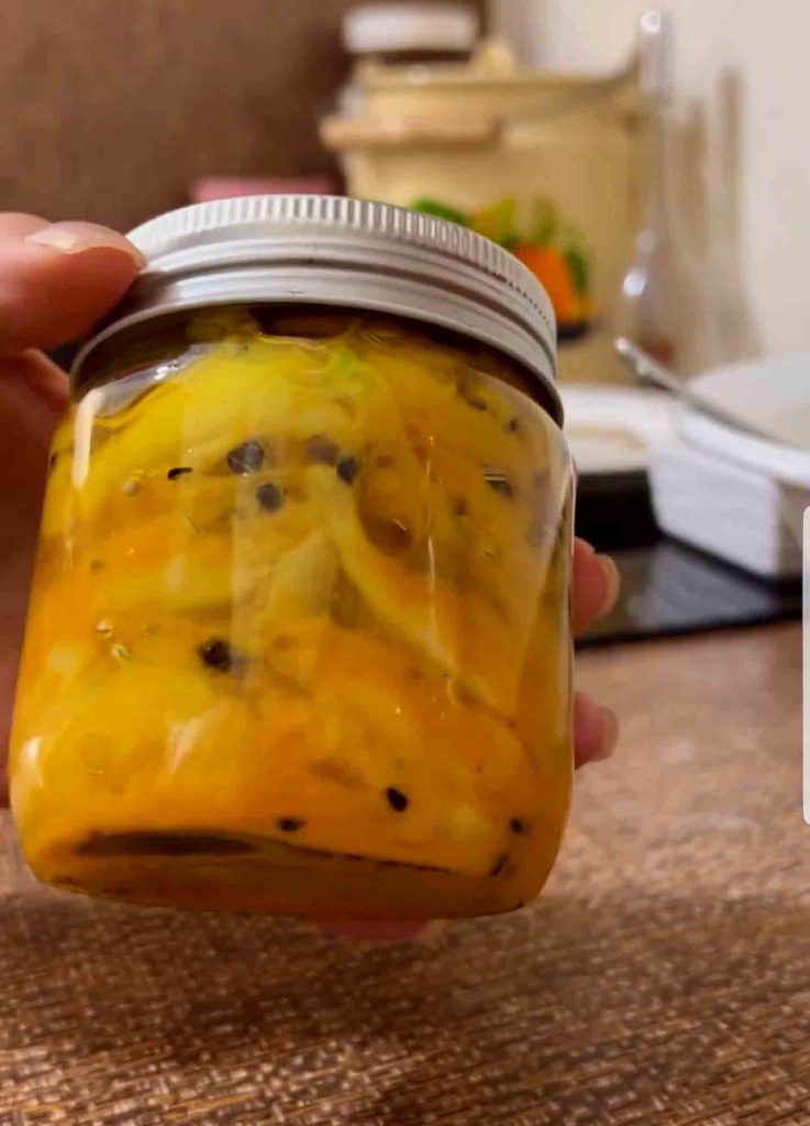 Pour torshi anbeh in a clean, dry and odorless container