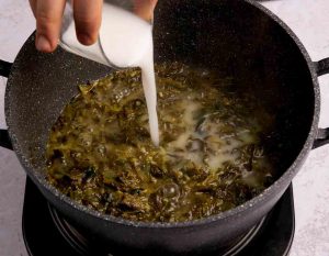 adding rice flour to put