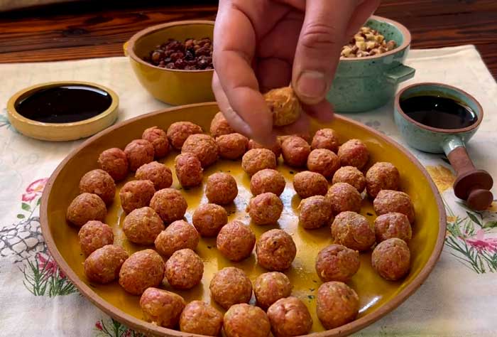 meatballs ready for ghanbar polo