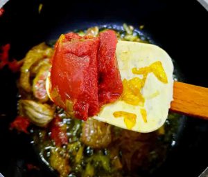 add tomatoe paste