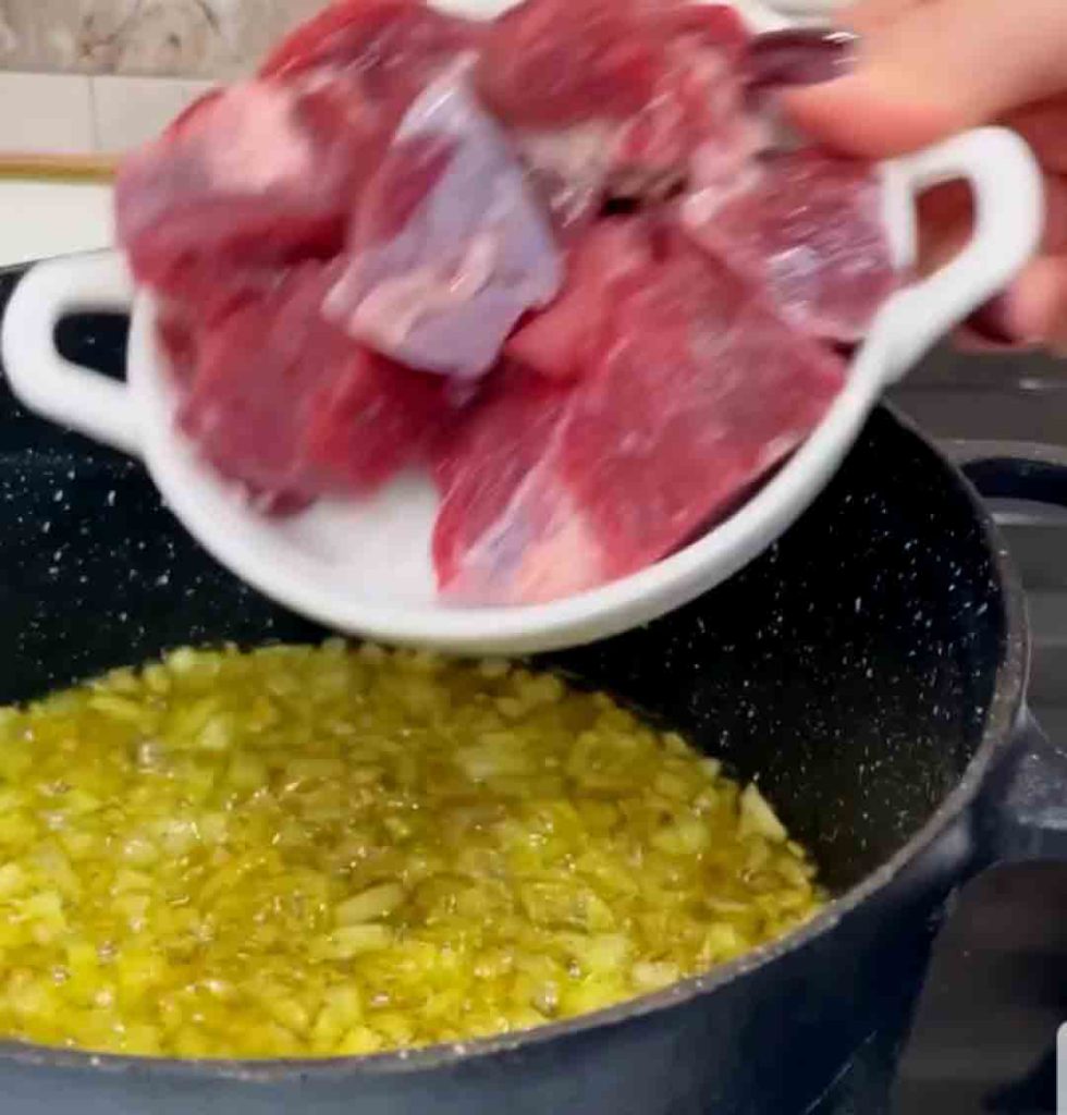 frying the meat for khoresh havij