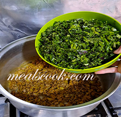add vegetables to meat