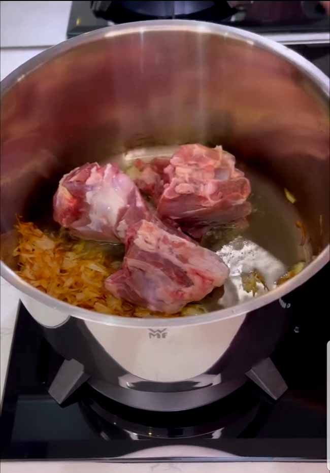 add meat for khoresh rivas
