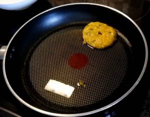 add cotlet to the pan