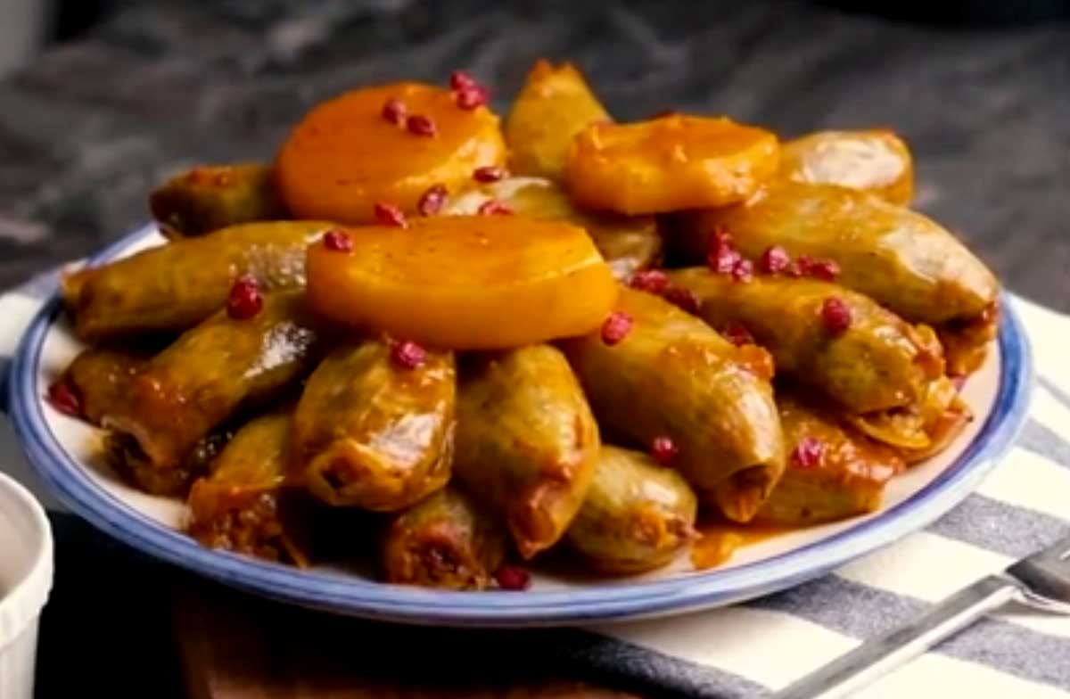dolmeh piaz with ground beef