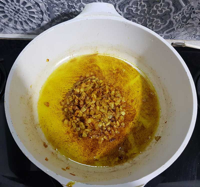 fry onions with spices