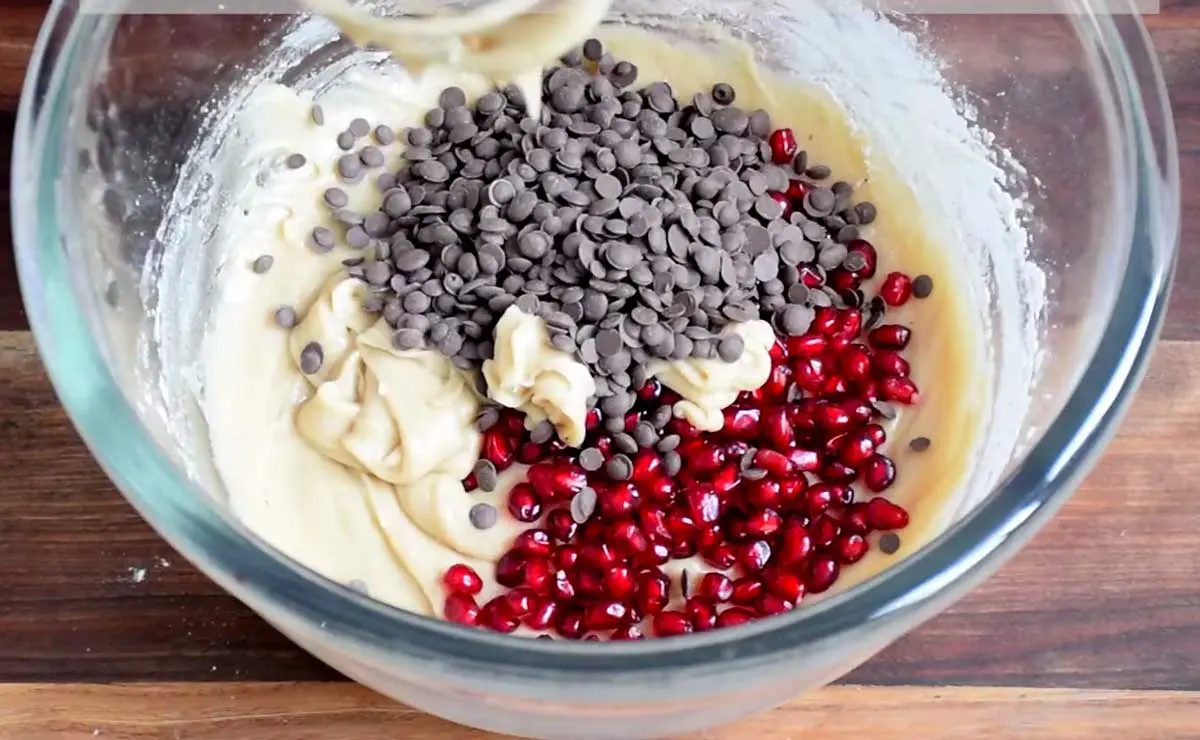 Add pomegranate seeds and chocolate chips